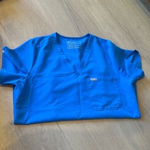 FIGS CATARINA SCRUB TOP